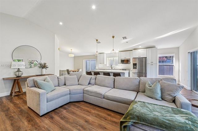 1356 NW 192nd Ave, Pembroke Pines, FL 33029