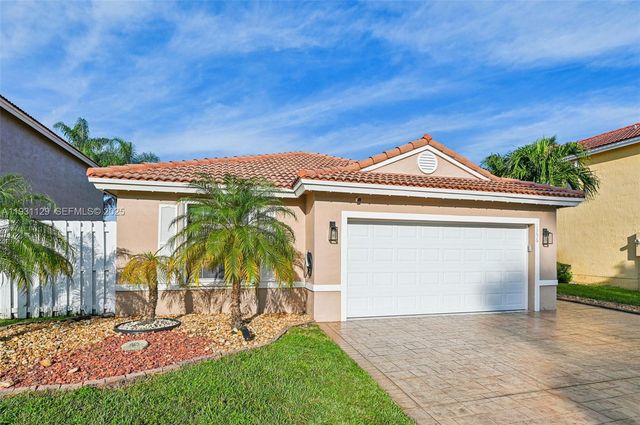 1356 NW 192nd Ave, Pembroke Pines, FL 33029