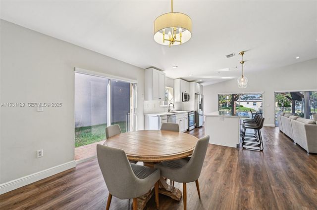 1356 NW 192nd Ave, Pembroke Pines, FL 33029