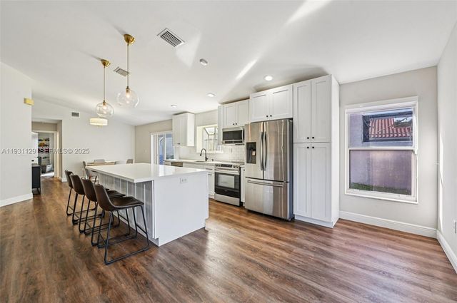 1356 NW 192nd Ave, Pembroke Pines, FL 33029