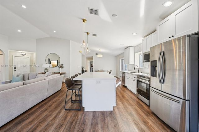 1356 NW 192nd Ave, Pembroke Pines, FL 33029