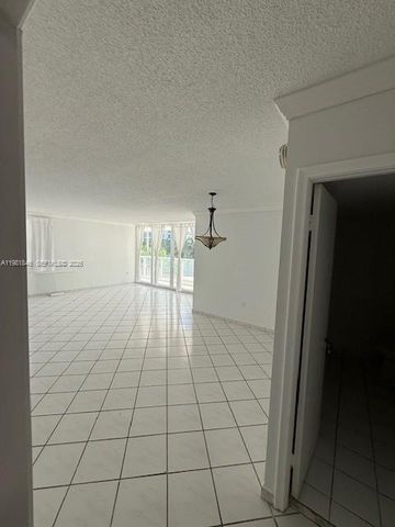 5750 E Collins Ave 3K, Miami Beach, FL 33140