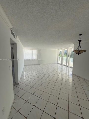 5750 E Collins Ave 3K, Miami Beach, FL 33140