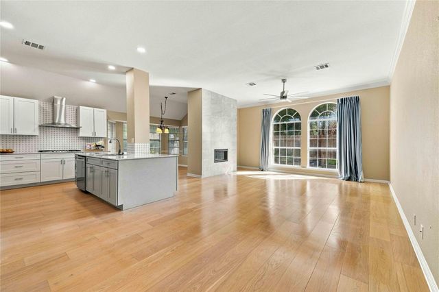10045 Planters Woods DR, Austin, TX 78730