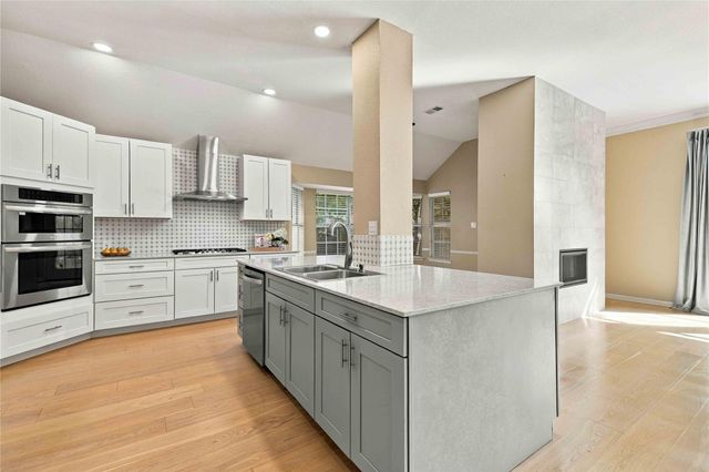 10045 Planters Woods DR, Austin, TX 78730