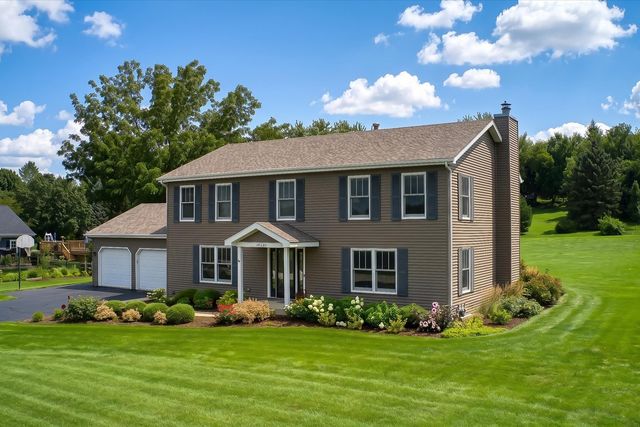 39W261 Hemlock Drive, St. Charles, IL 60175