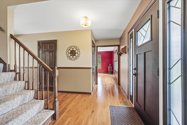 39W261 Hemlock Drive, St. Charles, IL 60175