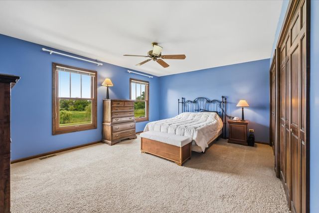 39W261 Hemlock Drive, St. Charles, IL 60175