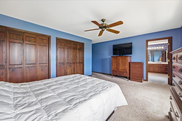 39W261 Hemlock Drive, St. Charles, IL 60175