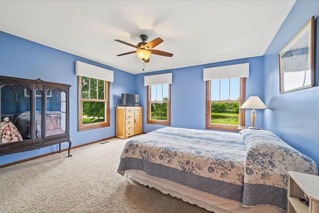 39W261 Hemlock Drive, St. Charles, IL 60175