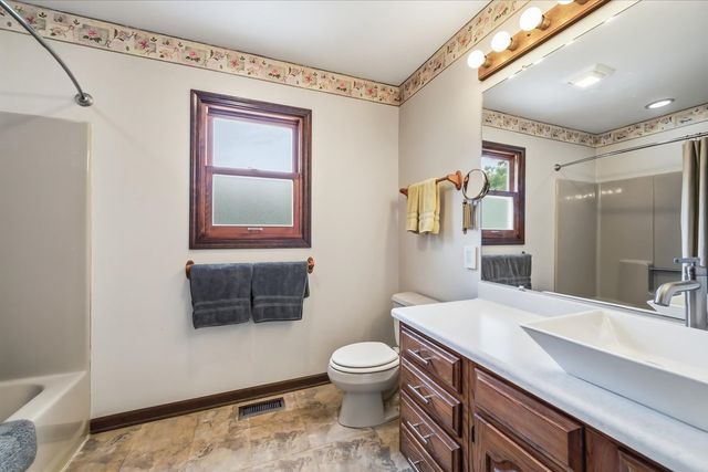 39W261 Hemlock Drive, St. Charles, IL 60175