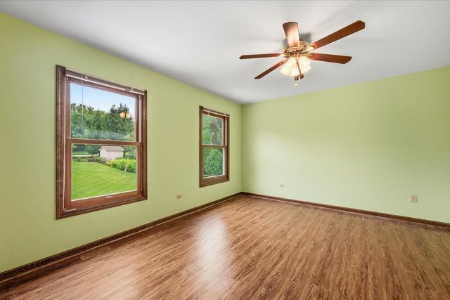 39W261 Hemlock Drive, St. Charles, IL 60175