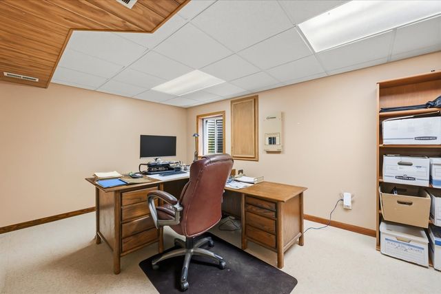 39W261 Hemlock Drive, St. Charles, IL 60175