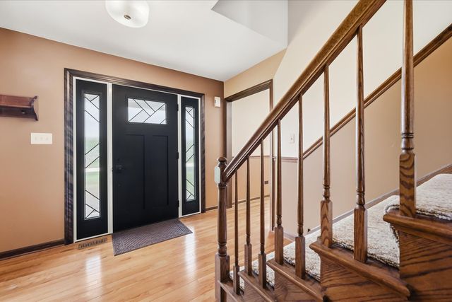 39W261 Hemlock Drive, St. Charles, IL 60175