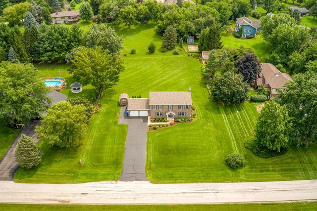 39W261 Hemlock Drive, St. Charles, IL 60175