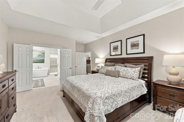232 Pebble Stone Lane, Matthews, NC 28104