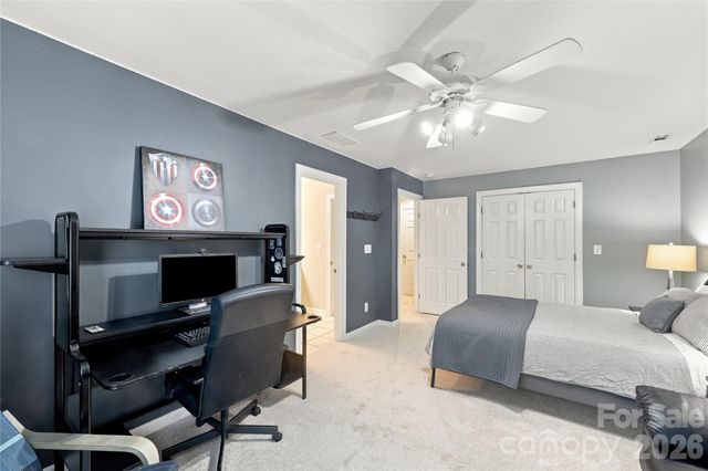 232 Pebble Stone Lane, Matthews, NC 28104