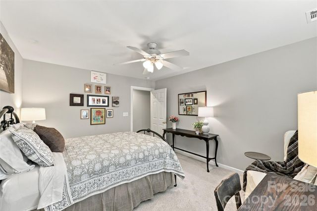232 Pebble Stone Lane, Matthews, NC 28104