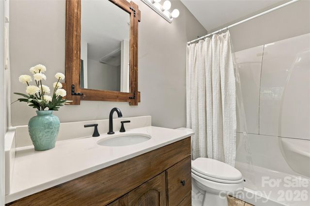 232 Pebble Stone Lane, Matthews, NC 28104