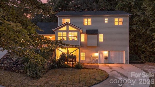 232 Pebble Stone Lane, Matthews, NC 28104