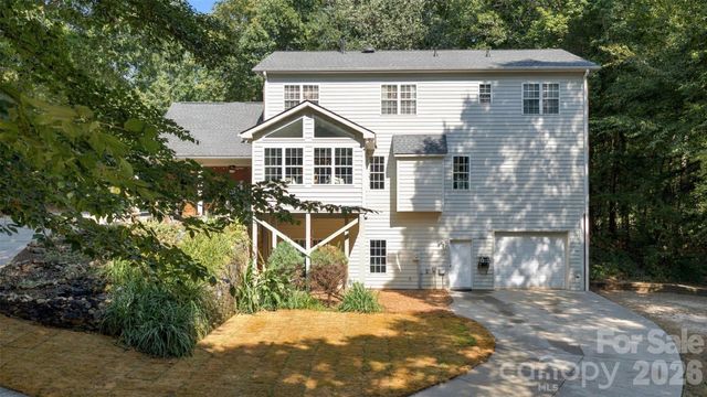 232 Pebble Stone Lane, Matthews, NC 28104