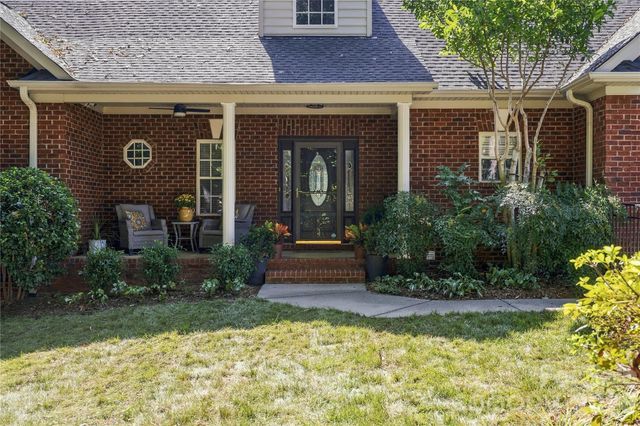 232 Pebble Stone Lane, Matthews, NC 28104