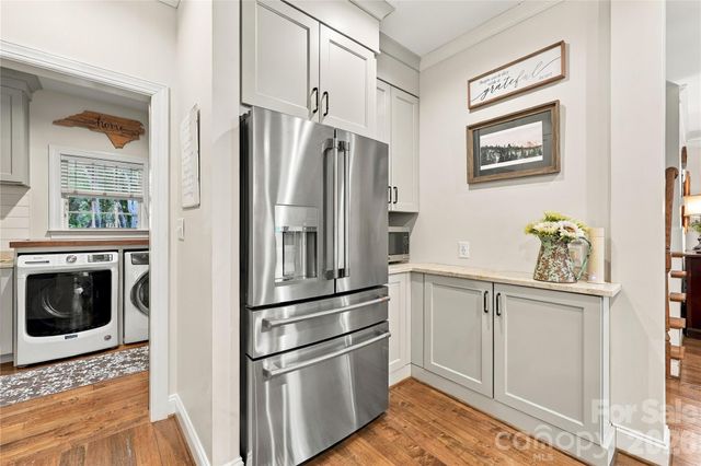232 Pebble Stone Lane, Matthews, NC 28104