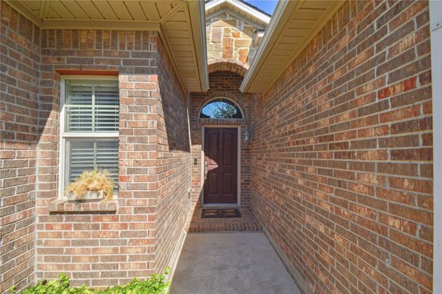 3304 stonecrop Trail, Denton, TX 76226