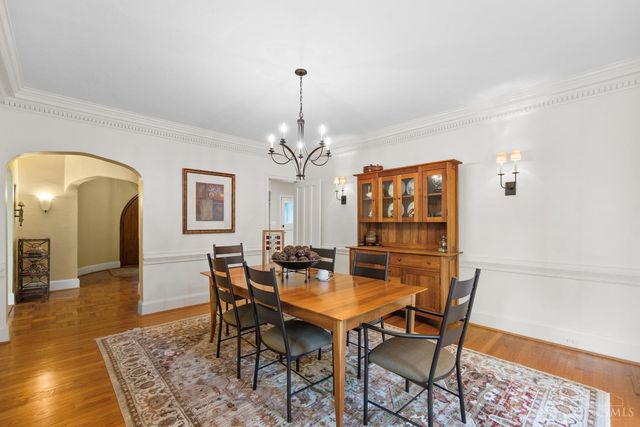 1031 E Rookwood Drive, Cincinnati, OH 45208