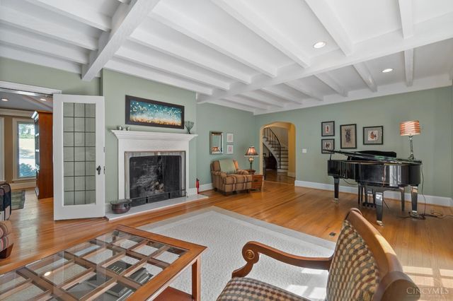 1031 E Rookwood Drive, Cincinnati, OH 45208