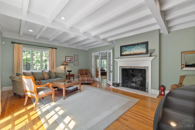 1031 E Rookwood Drive, Cincinnati, OH 45208