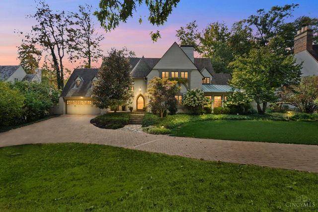 1031 E Rookwood Drive, Cincinnati, OH 45208