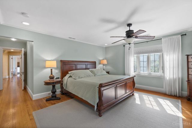 1031 E Rookwood Drive, Cincinnati, OH 45208