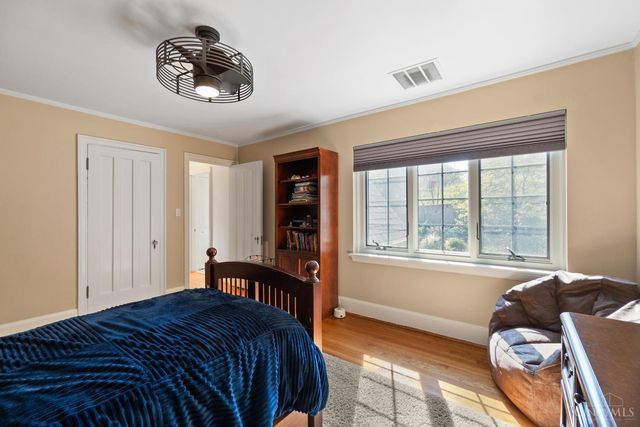 1031 E Rookwood Drive, Cincinnati, OH 45208