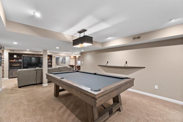 1031 E Rookwood Drive, Cincinnati, OH 45208