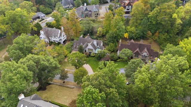 1031 E Rookwood Drive, Cincinnati, OH 45208