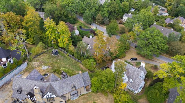 1031 E Rookwood Drive, Cincinnati, OH 45208