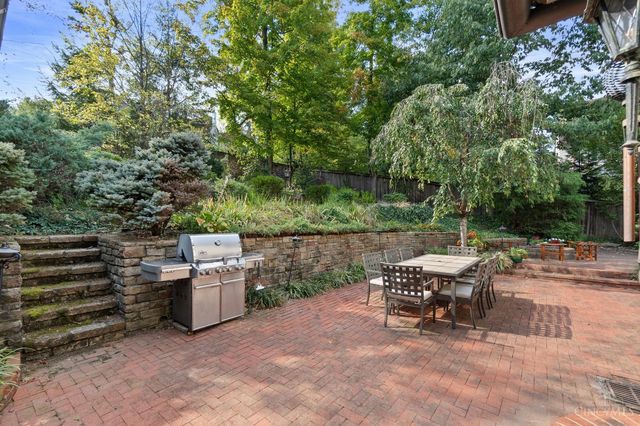 1031 E Rookwood Drive, Cincinnati, OH 45208