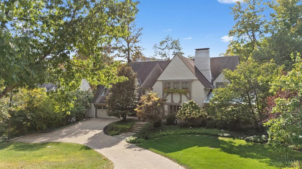 1031 E Rookwood Drive, Cincinnati, OH 45208