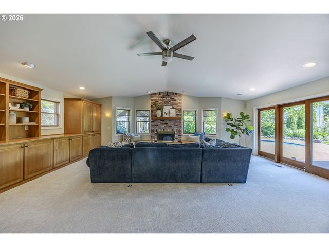2885 POWDERHORN St, Eugene, OR 97408