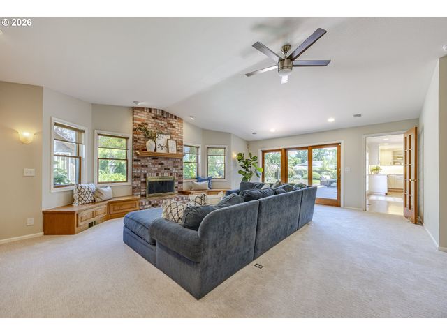 2885 POWDERHORN St, Eugene, OR 97408