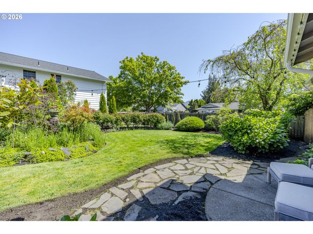 2885 POWDERHORN St, Eugene, OR 97408