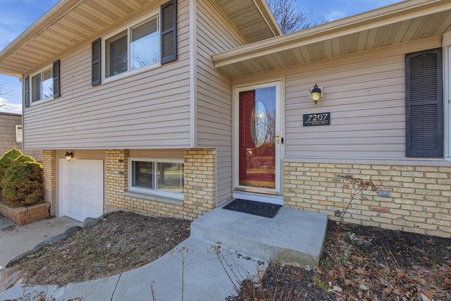 7207 Fortune Drive, Middleton, WI 53562