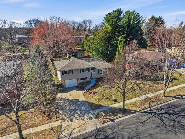 7207 Fortune Drive, Middleton, WI 53562