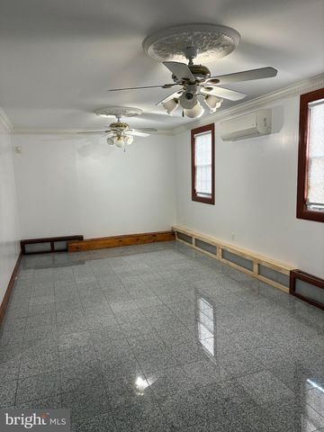 10 MIDDLE RD, Levittown, PA 19056