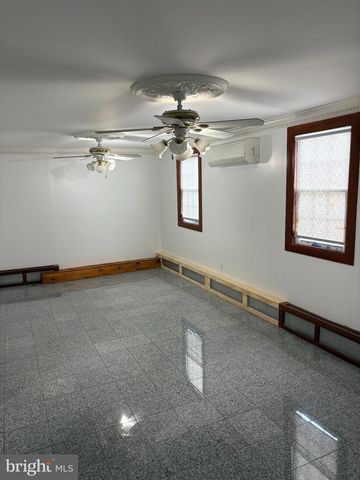 10 MIDDLE RD, Levittown, PA 19056