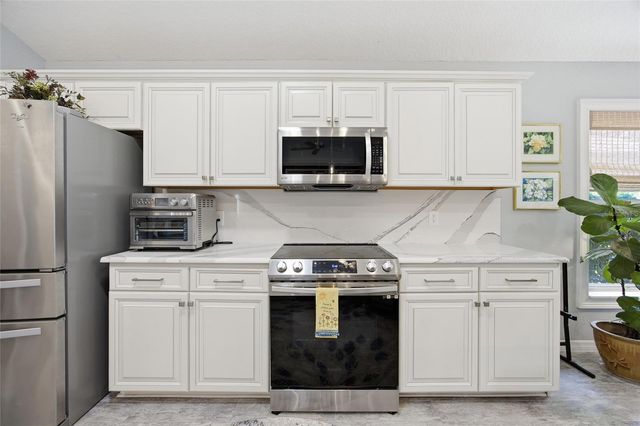 6120 LANDINGS BOULEVARD, Lady Lake, FL 32159