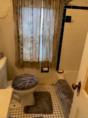 20209 Meyers Road, Detroit, MI 48235