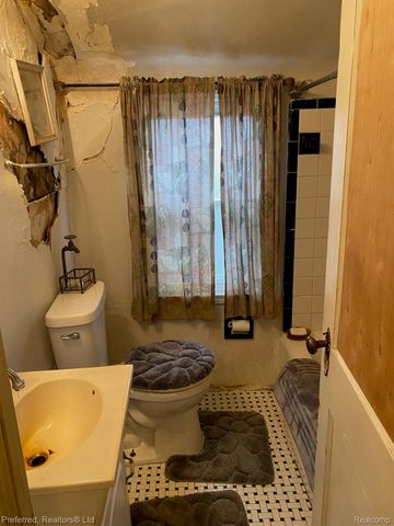 20209 Meyers Road, Detroit, MI 48235