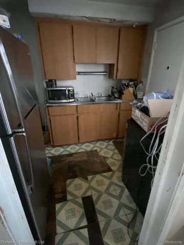 20209 Meyers Road, Detroit, MI 48235